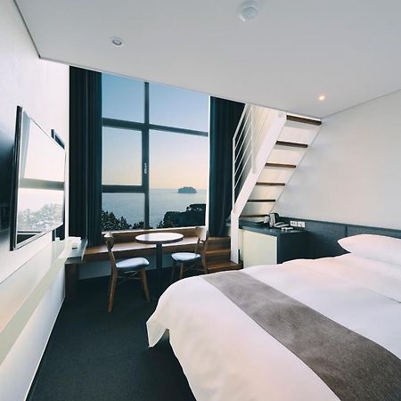 Jeju Poong Gyung Hotel Seogwipo Exterior photo