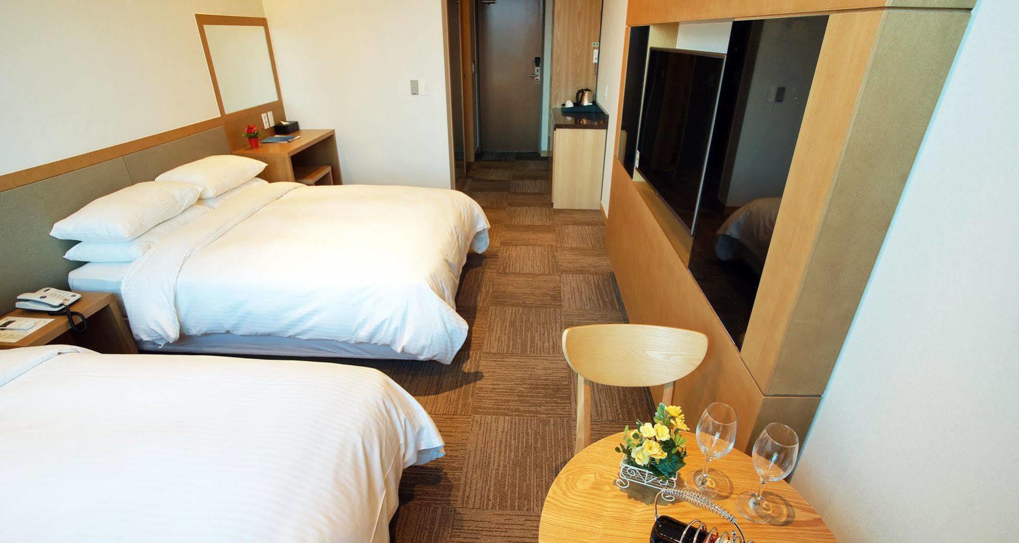Jeju Poong Gyung Hotel Seogwipo Exterior photo