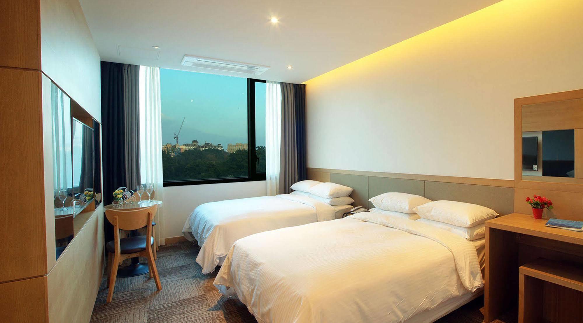 Jeju Poong Gyung Hotel Seogwipo Exterior photo